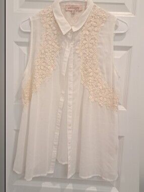 Philosophy Cream Lace-Trim Button-Front Sleeveless Top